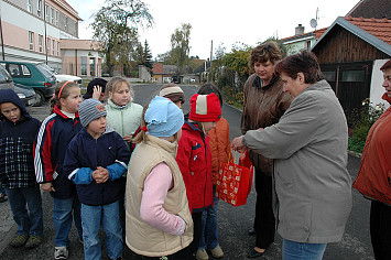 Slavnostní osázení svahu u nového hřiště 2007