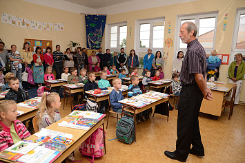 V ZŠ Kasejovice přivítali nové prvňáčky.