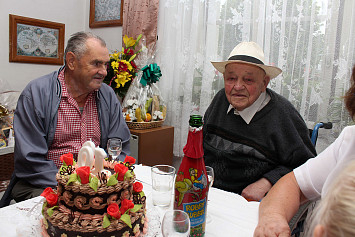 Nejstarší občan v Újezdě slavil 100. narozeniny